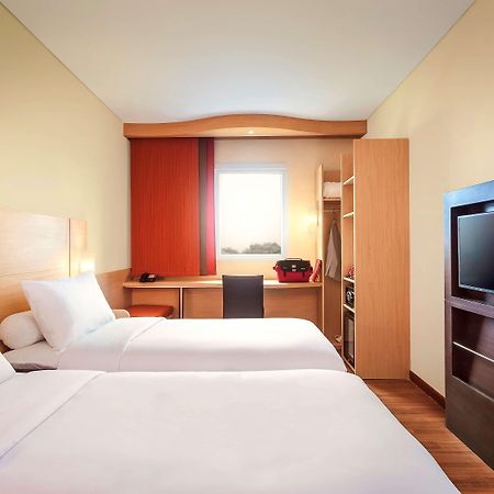 Ibis Makassar City Center Eksteriør bilde