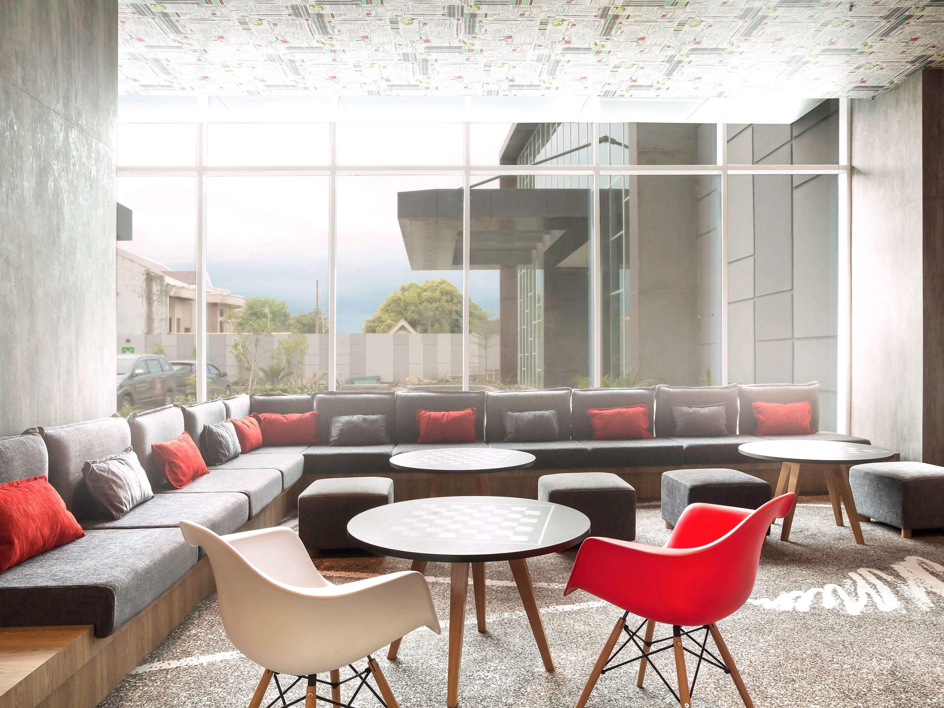 Ibis Makassar City Center Eksteriør bilde