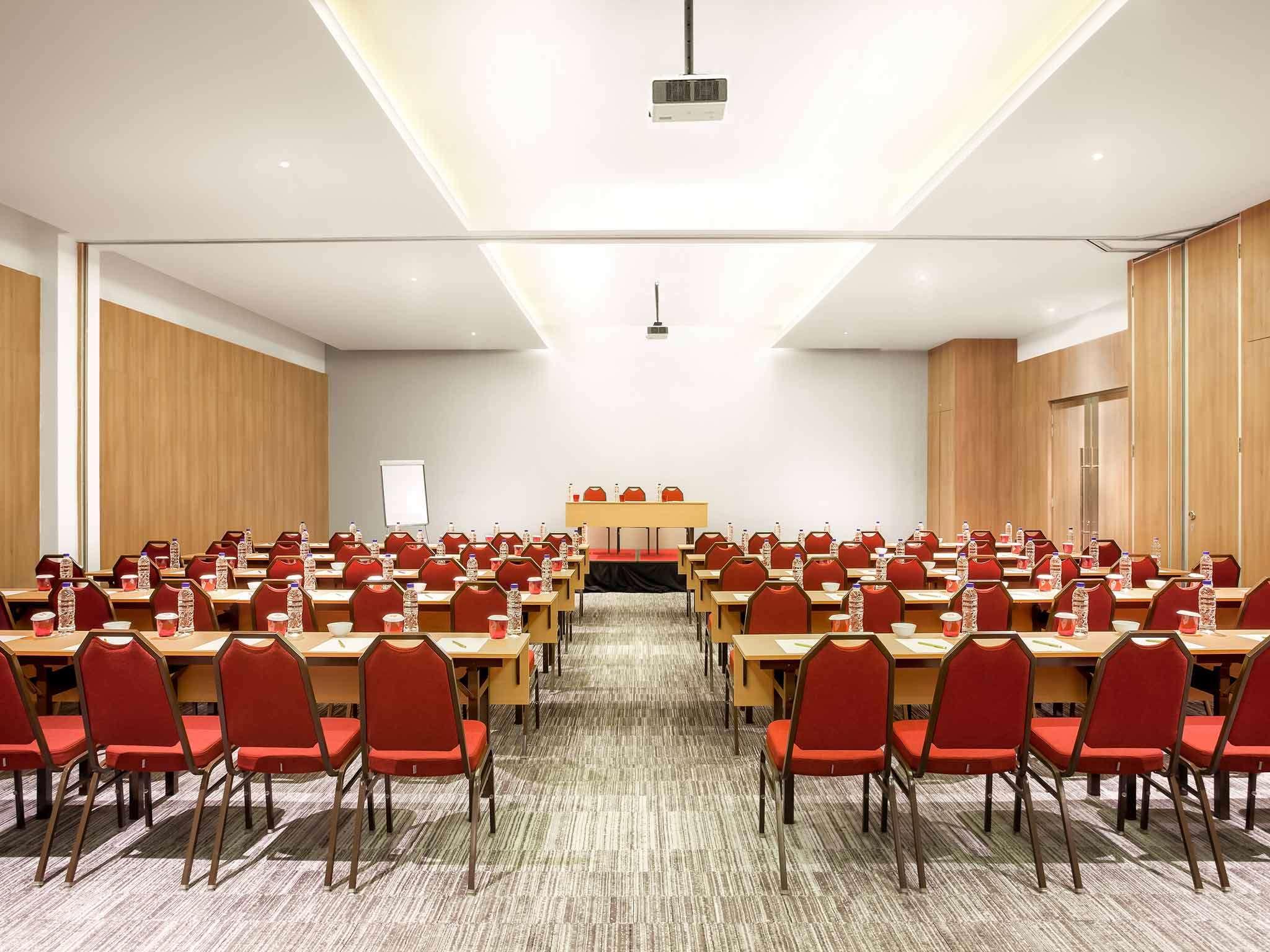 Ibis Makassar City Center Eksteriør bilde