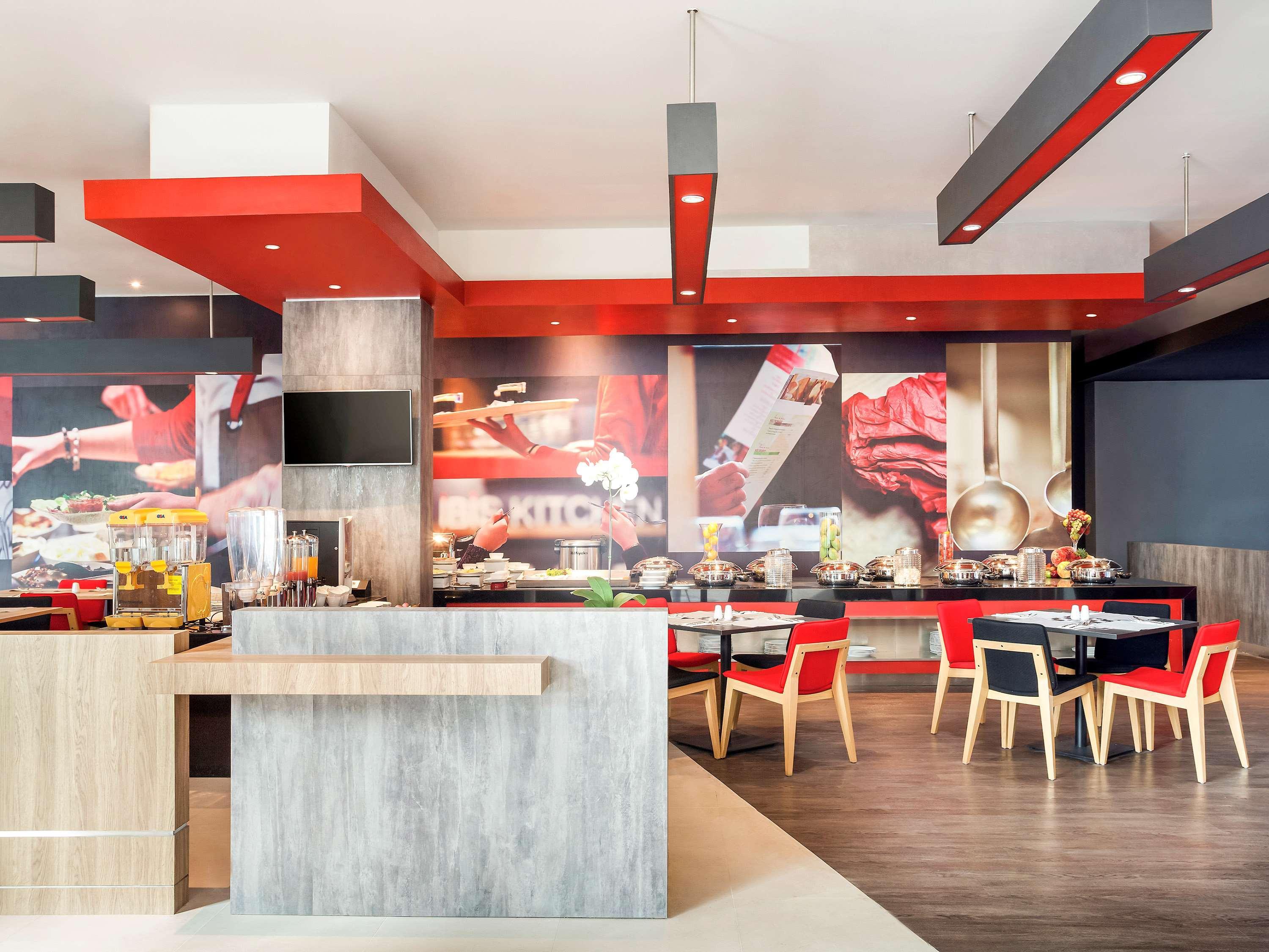 Ibis Makassar City Center Eksteriør bilde