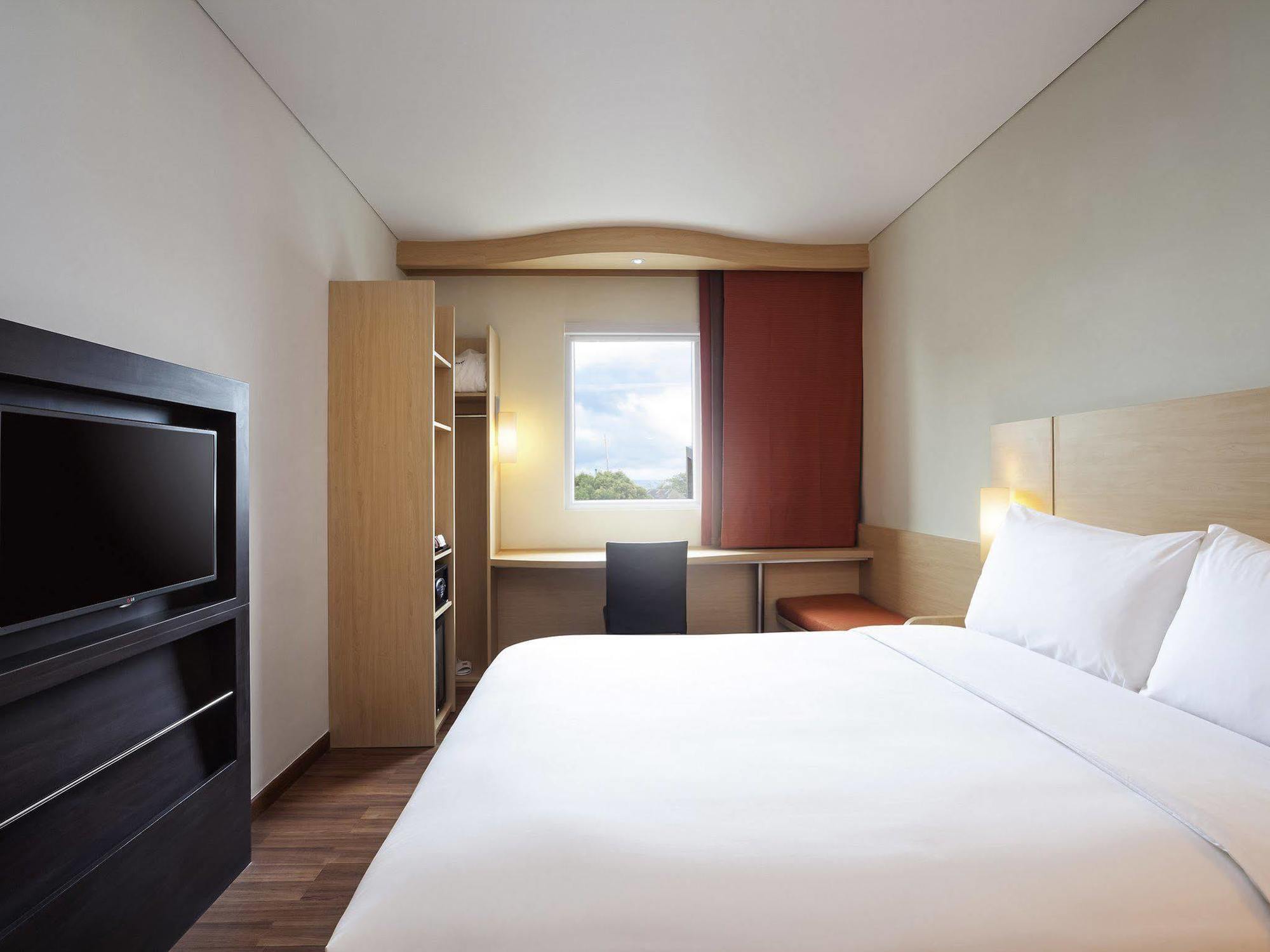 Ibis Makassar City Center Eksteriør bilde