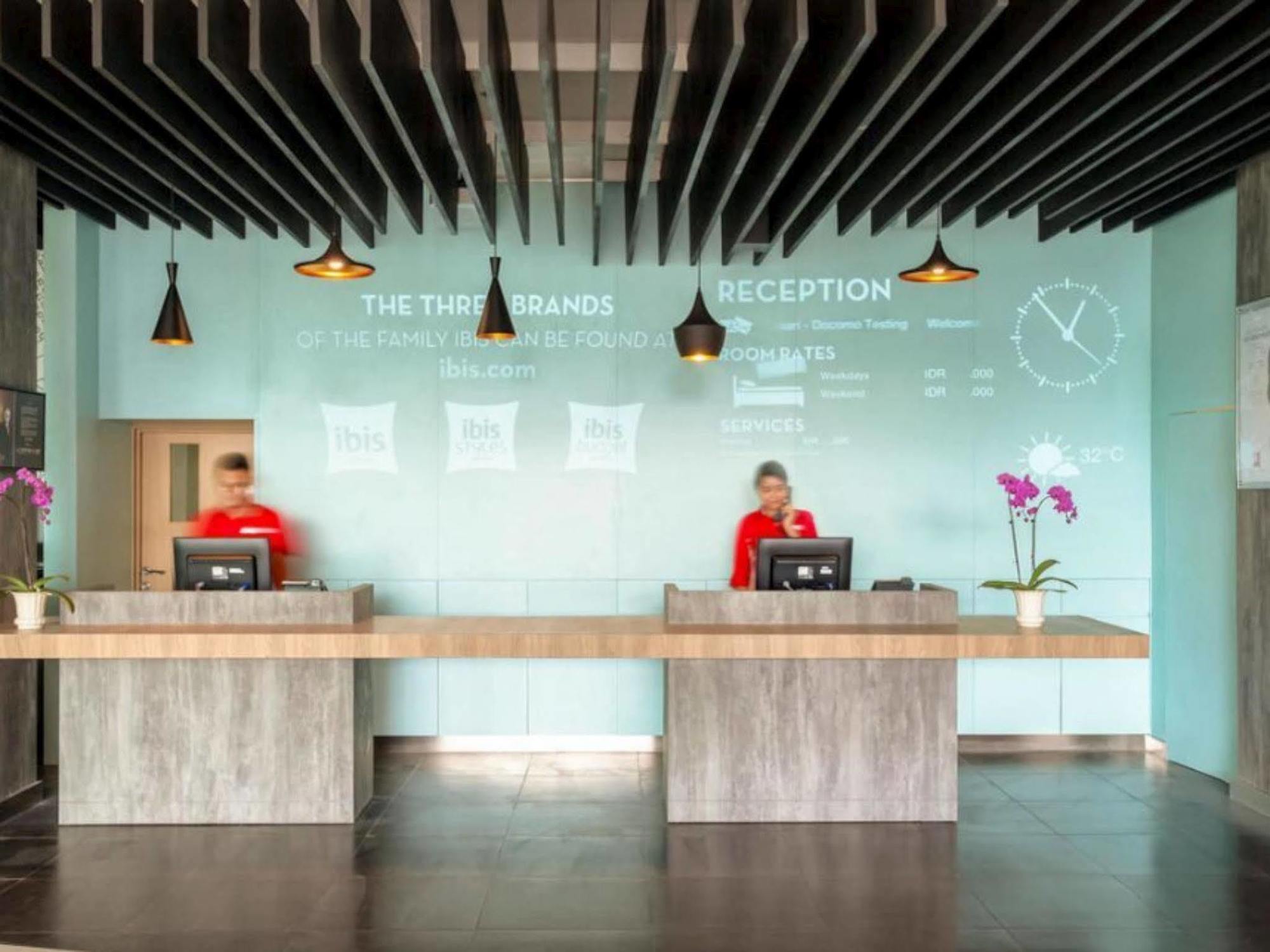 Ibis Makassar City Center Eksteriør bilde