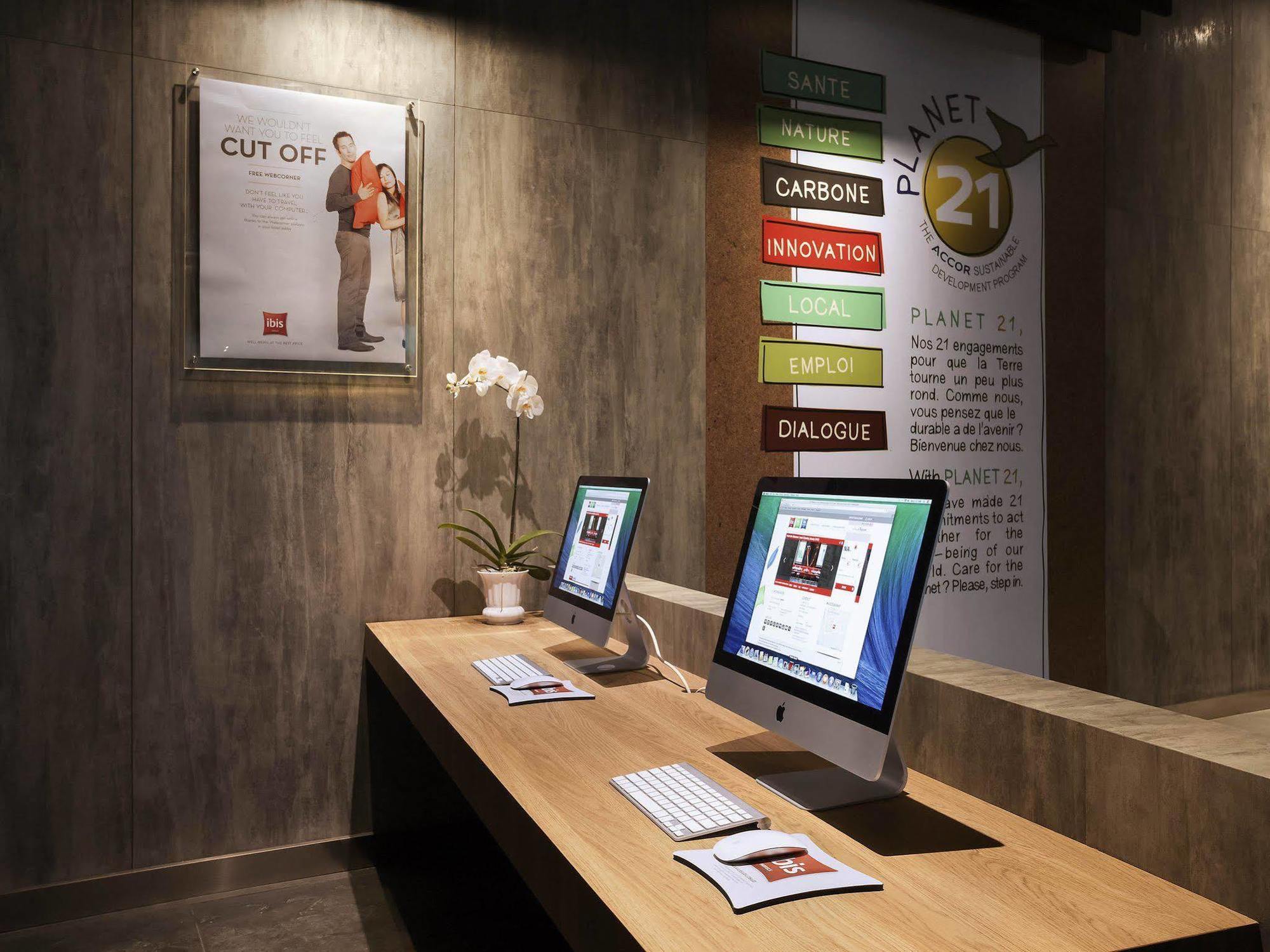 Ibis Makassar City Center Eksteriør bilde